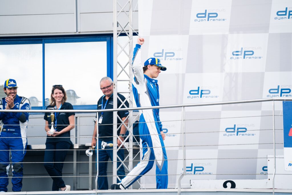 podium sacha dijon