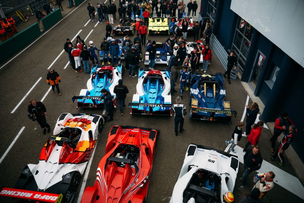 Les Funyos à l'arrêt après la course